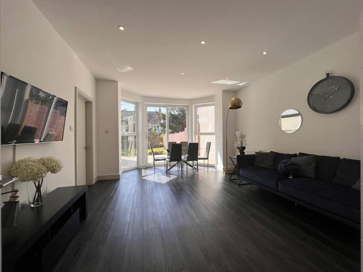 Star London Finchley Road 3-Bed Oasis With Garden Lejlighedshotel Eksteriør billede
